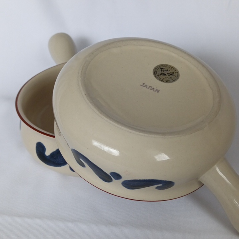 Pair of Handcrafted Ceramic Soup Bowls with Blue Design - Picture 2 of 10